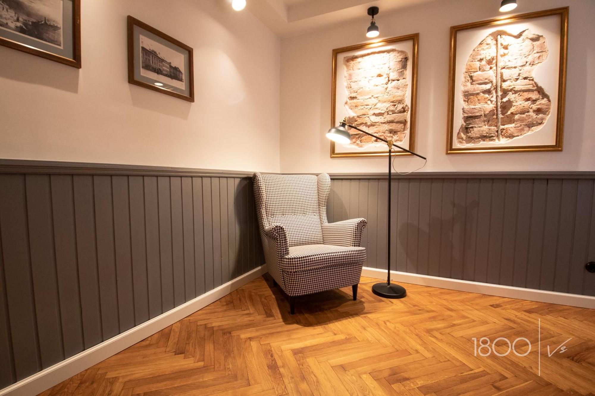1800 By Vince Stay - Private Rooms In Town Hall Square Tartu Exterior photo